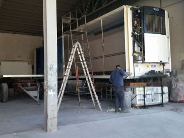Lavoro Di Carrozzeria Riparazione Semirimorchio Frigo Lamberet 